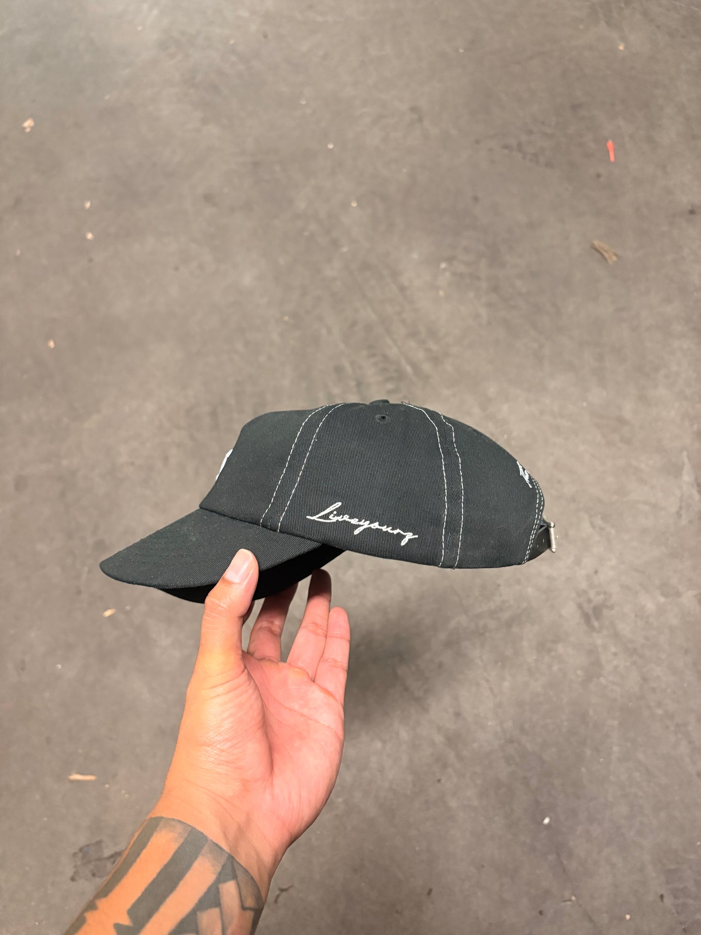 LIVEYOURZ BELT BUCKLE CAP